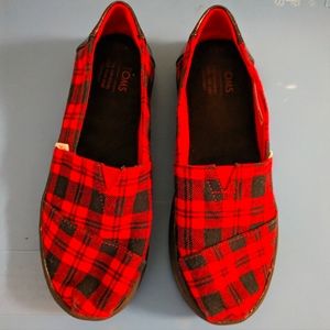 Toms Girls red and black plaid shoes size 2 1/2